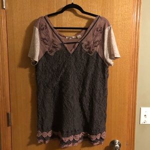 Gimmicks beaded lace detailed top